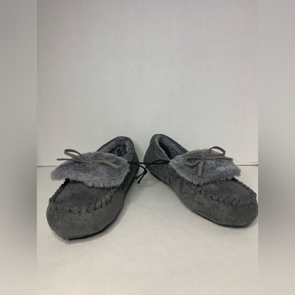 Hooked Chill Slippers Size 6 - Picture 3 of 8